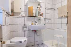 Kapitalanlage und / oder Mehrgenerationenhaus!
Zweifamilienhaus mit Potenzial in Leverkusen-Manfort – Die vollständige Adresse der Immobilie erhältst du vom Anbieter., 51373 Wiesdorf, Leverkusen – Vorschaubild 6