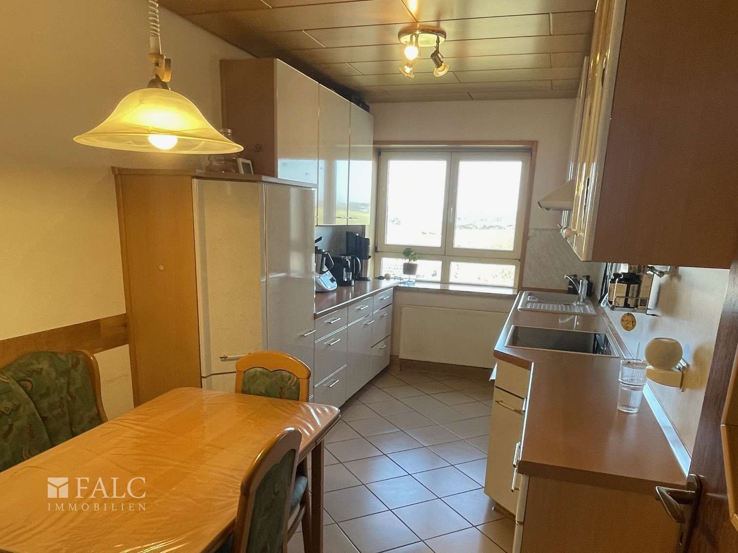 Immobilie in Mandelbachtal - Zweifamilienhaus mit Halle, Werkstatt und Garagen - Bild 13