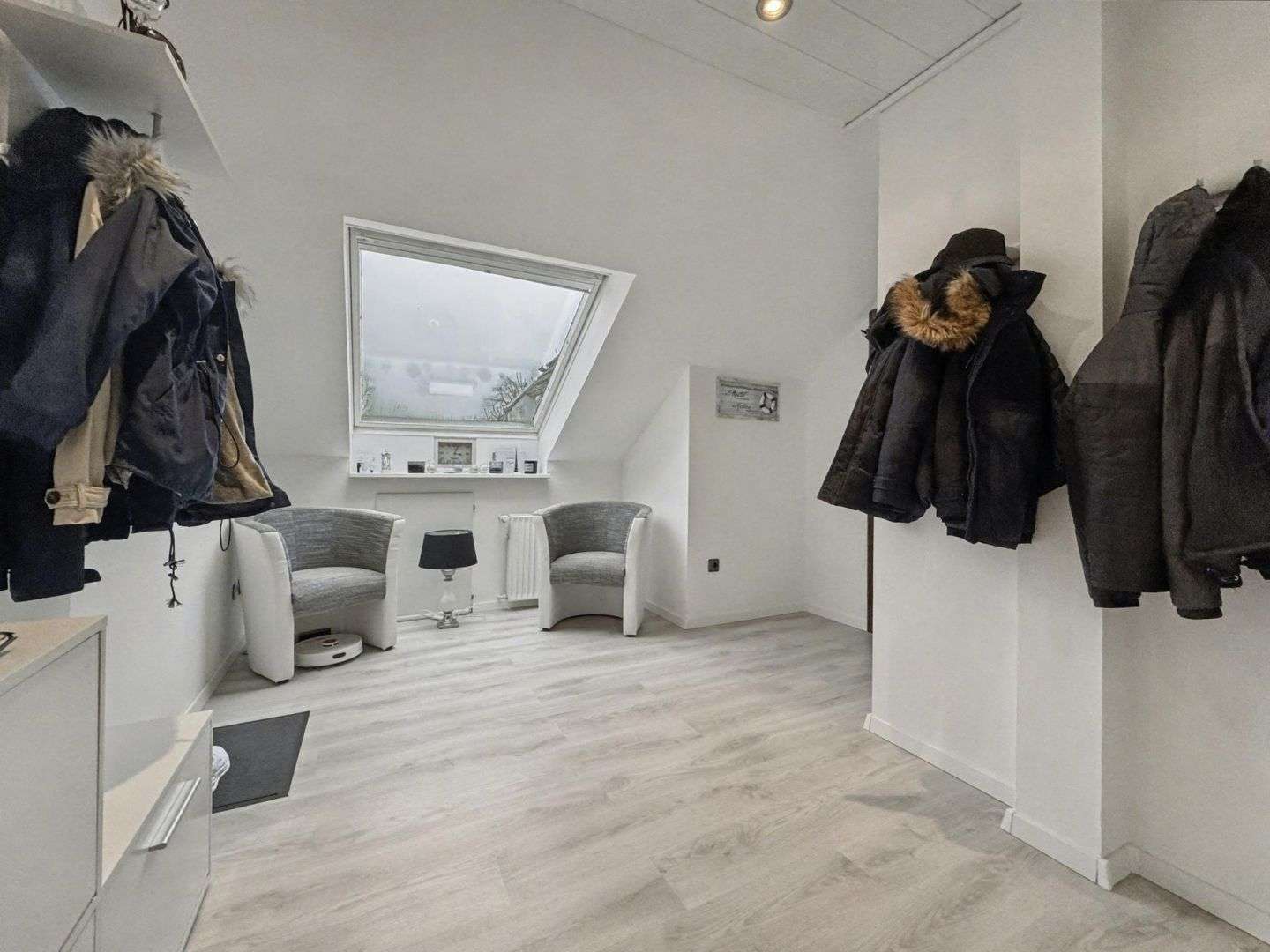 Immobilie in Weyhe - Weyhe: Großzügige 3-Zimmer-Wohnung mit 2 Bädern, Dachterrasse und Balkon - Bild 3