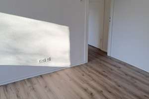 ruhige Maisonette-Wohnung, 3 1/2 Zimmer, ca. 96 qm, Balkon, EBK, Keller in Brhv.-Wulsdorf – Lindenallee 51, 27572 Wulsdorf, Bremerhaven – Vorschaubild 28