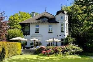 Zeitlose Eleganz – Denkmalgeschützte Villa mit historischem Charme!