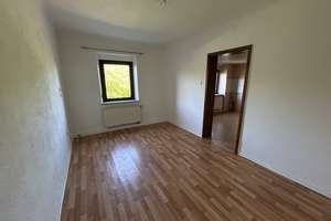 Solides Ein- bis Zweifamilienhaus in zentraler Lage von Großrosseln mit Gestaltungspotenzial – Die vollständige Adresse der Immobilie erhältst du vom Anbieter., 66352 Großrosseln – Vorschaubild 3