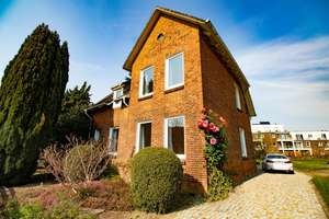 Villa Teichrose - historische Villa trifft modernes Wohnen in Bestlage von Wentorf!
