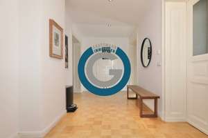 GROSSZÜGIGE ALTBAUWOHNUNG MIT AUFZUG - MIT BALKON & PARKETT - NÄHE OSTBAHNHOF & SPREE – Andreasstr. 64, 10243 Friedrichshain, Berlin – Vorschaubild 1