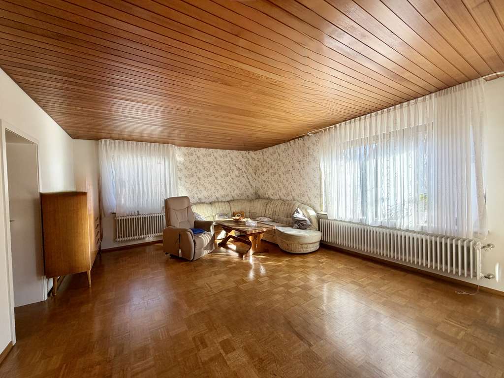 Immobilie in Baltmannsweiler - Einfamilienhaus mit Potential in Hohengehren, ruhig und zentrumsnah - Bild 2