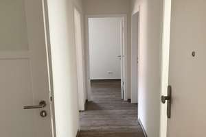 Hier fühlt man sich wohl: sanierte 2,5 Zimmer Wohnung mit Balkon, sofort anmietbar! – 23562 Sankt Jürgen, Lübeck – Vorschaubild 4