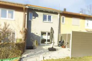 Gehoben ausgestattetes Reihenmittelhaus mit Garten in Reutlingen-Ringelbach – Die vollständige Adresse der Immobilie erhältst du vom Anbieter., 72762 Reutlingen-Mitte, Reutlingen – Vorschaubild 1