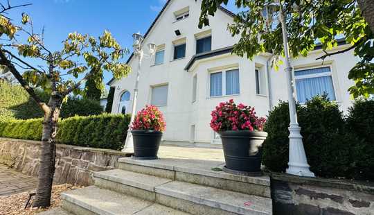 Bild von Einzigartige Stadtvilla mit großem Garten und Baugrundstück in Fallersleben