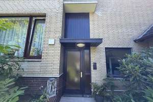 Vermietes Einfamilienhaus mit frei lieferbarer Einliegerwohnung  – Die vollständige Adresse der Immobilie erhältst du vom Anbieter., 22143 Rahlstedt, Hamburg – Vorschaubild 4