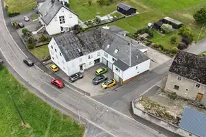Unmittelbar am Nürburgring: Mehrfamilienwohnhaus mit Potential – Ahrweiler (Kreis) – Vorschaubild 6