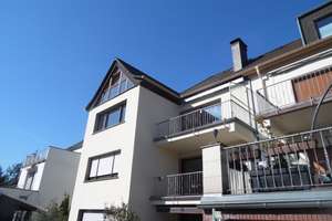 Großz. Komf.-Wohnung  über 2 Etagen mit Küche, gr. Balkon, Garage + Stellpl. in Do-Salingen