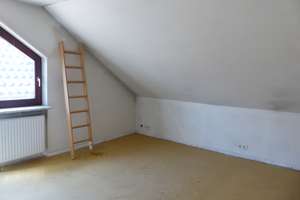 Geräumige und sonnige DG-Wohnung, TL-Bad, 3 Balkone, TG – Blumenstraße 16, 70736 Fellbach – Vorschaubild 8