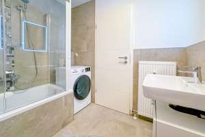 Charmante 2-RW* 1. OG* frisch saniert* EBK* moderne Möblierung* TG-SP* Süd-Balkon & Terrasse* Aufzug – Schandauer Straße 23 c, 1309 Striesen-West, Dresden – Vorschaubild 4