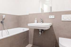 HOMESK - Direkt an der Havel: 4-Zimmer-EG-Wohnung mit Garten, Terrasse und Wasserblick – Parkstraße 11, 13585 Hakenfelde, Berlin – Vorschaubild 27