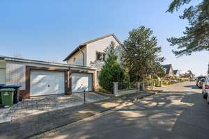 ! 207 m² Wohn-und Nutzfläche ! Freistehendes Einfamilienhaus mit 2 Garagen in Lengsdorf