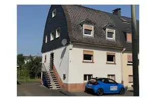 Preisgünstiges Wohnhaus in idealer Lage von Daaden - sonnig, zentrumsnah mit ebenem Grundstück ! – Altenkirchen (Westerwald) (Kreis) – Vorschaubild 1
