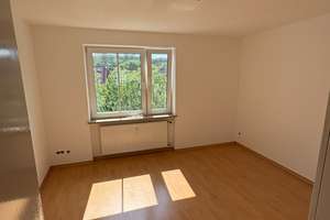 Erstbezug nach Sanierung: Große Wohnung in ruhiger Wohnanlage