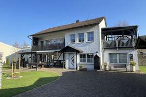 Modernisiertes Einfamilienhaus mit großzügigem Grundstück – Die vollständige Adresse der Immobilie erhältst du vom Anbieter., 58809 Neuenrade – Vorschaubild 1