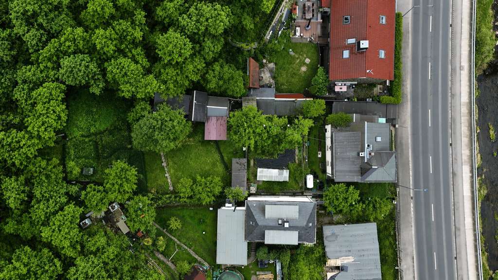 Immobilie in Dresden - Stabiles Investment! Teilsaniertes Mehrfamilienhaus mit 3 Wohneinheiten im Tal entlang der Weißeritz - Bild 3