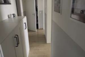 Ansprechende 4-Zimmer-Wohnung mit spektakulärer Aussicht mit Balkon in Wuppertal – Am Eckbusch 35, 42113 Uellendahl-Katernberg, Wuppertal – Vorschaubild 12