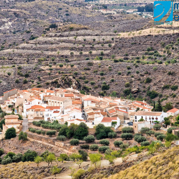 Charmantes Reihenhaus zum Verkauf im kleinen Dorf El Chive, in der Nähe von Lubrín in Almería, Andal