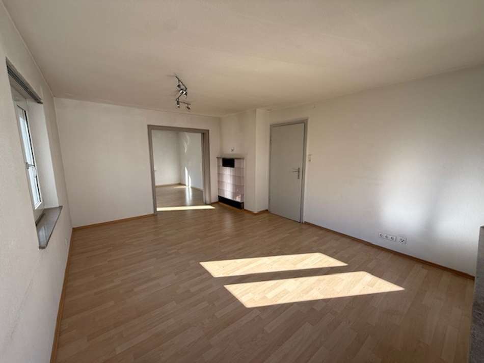 Wohnzi.2 m. Blick in Wohnzi.1 
