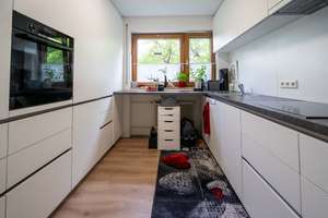 Gepflegtes Zweifamilienhaus mit stabilen Mieteinnahmen – Die vollständige Adresse der Immobilie erhältst du vom Anbieter., 89150 Laichingen – Vorschaubild 2