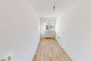 Lichterfüllte 3-Raum-Wohnung mit Balkon – Arthur-Strobel-Str. 80, 9127 Gablenz, Chemnitz – Vorschaubild 2
