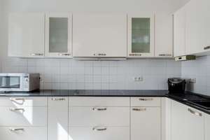 Vier-Zimmer Familienwohnung mit Südbalkon im ruhigen Travekiez – Die vollständige Adresse der Immobilie erhältst du vom Anbieter., 10247 Friedrichshain, Berlin – Vorschaubild 2