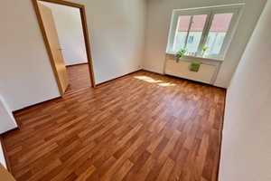 kleine, helle 3 -Raumwohnung mit Balkon! – Fröbelstraße 4, 39110 Magdeburg – Vorschaubild 3
