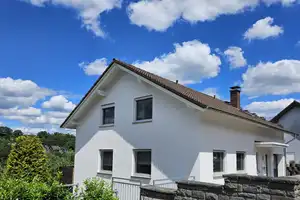 *PROVISIONSFREI* Einfamilienhaus mit Einliegerwohnung – Siegen-Wittgenstein (Kreis) – Vorschaubild 1