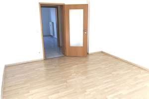 Ruhige, helle und große Wohnung in grüner sowie zentraler Lage – Langer Weg 3, 39112 Sudenburg, Magdeburg – Vorschaubild 2
