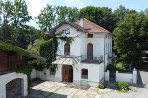 Prachtvolle Rarität und einmalige Schönheit! Villa im Toskana-Stil mit parkähnlicher Gartenanlage – Die vollständige Adresse der Immobilie erhältst du vom Anbieter., 84518 Garching an der Alz – Vorschaubild 1