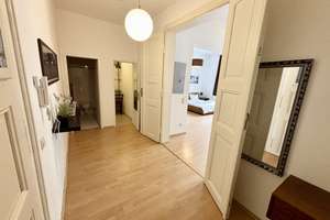 Stilvolles, möbliertes Altbau-Apartment mit Stuck und Aufzug in zentraler Lage nahe dem Leipziger St – 4109 Zentrum-West, Leipzig – Vorschaubild 7