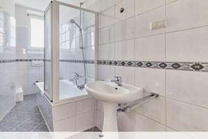 Stilvolles renoviertes Zimmer in EG WG Wohnung mit geh. Innenausstattung mit EBK u Garten – 67063 Friesenheim, Ludwigshafen am Rhein – Vorschaubild 3