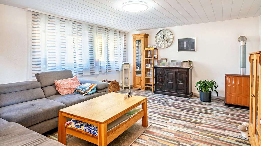 Immobilie in Adelsheim - Liebevoll renoviertes Fachwerkhaus mit Sonnenterrasse und Garten - Bild 4