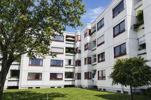 Großzügige 3,5 Zimmer Wohnung nahe U6 mit Stellplatz
