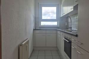 Charmante Dachgeschosswohnung mit Balkon, Einbauküche, Tiefgaragenstellplatz & Waschautomat – Dennachstr. 23, 75175 Buckenberg, Pforzheim – Vorschaubild 7