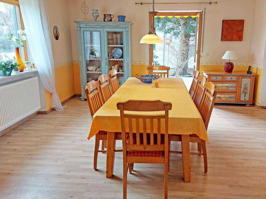 Immobilie in Übersee - Einfamilienhaus in ruhiger Ortsrandlage von Übersee am Chiemsee - Bild 1