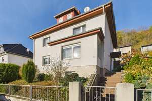 Familienfreundliches Zuhause mit zwei Wohneinheiten und Ausbaupotenzial im Dachgeschoss – Die vollständige Adresse der Immobilie erhältst du vom Anbieter., 36269 Philippsthal (Werra) – Vorschaubild 1