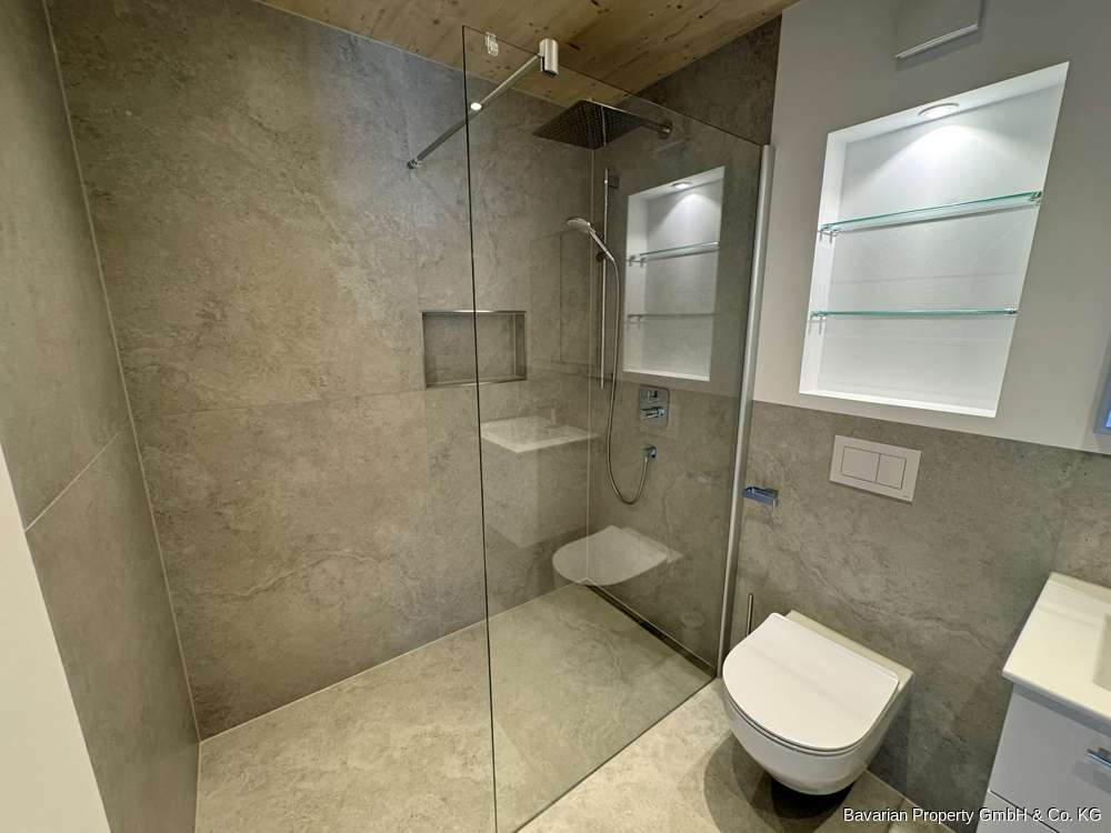 Immobilie in Altenthann - Vierfamilienhaus in Holzmodulbauweise mit PV-Anlage in Altenthann - Bild 5