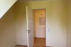 Gepflegte Dachgeschoßwohnung mit Aufzug und Sonnenbalkon – Dürener Straße 404, 50935 Lindenthal (Ortsteil), Köln – Vorschaubild 9
