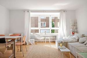 Top sanierte vermietete 2-Zimmer Wohnung in Düsseldorf-Pempelforf (inkl. Einbauküche)