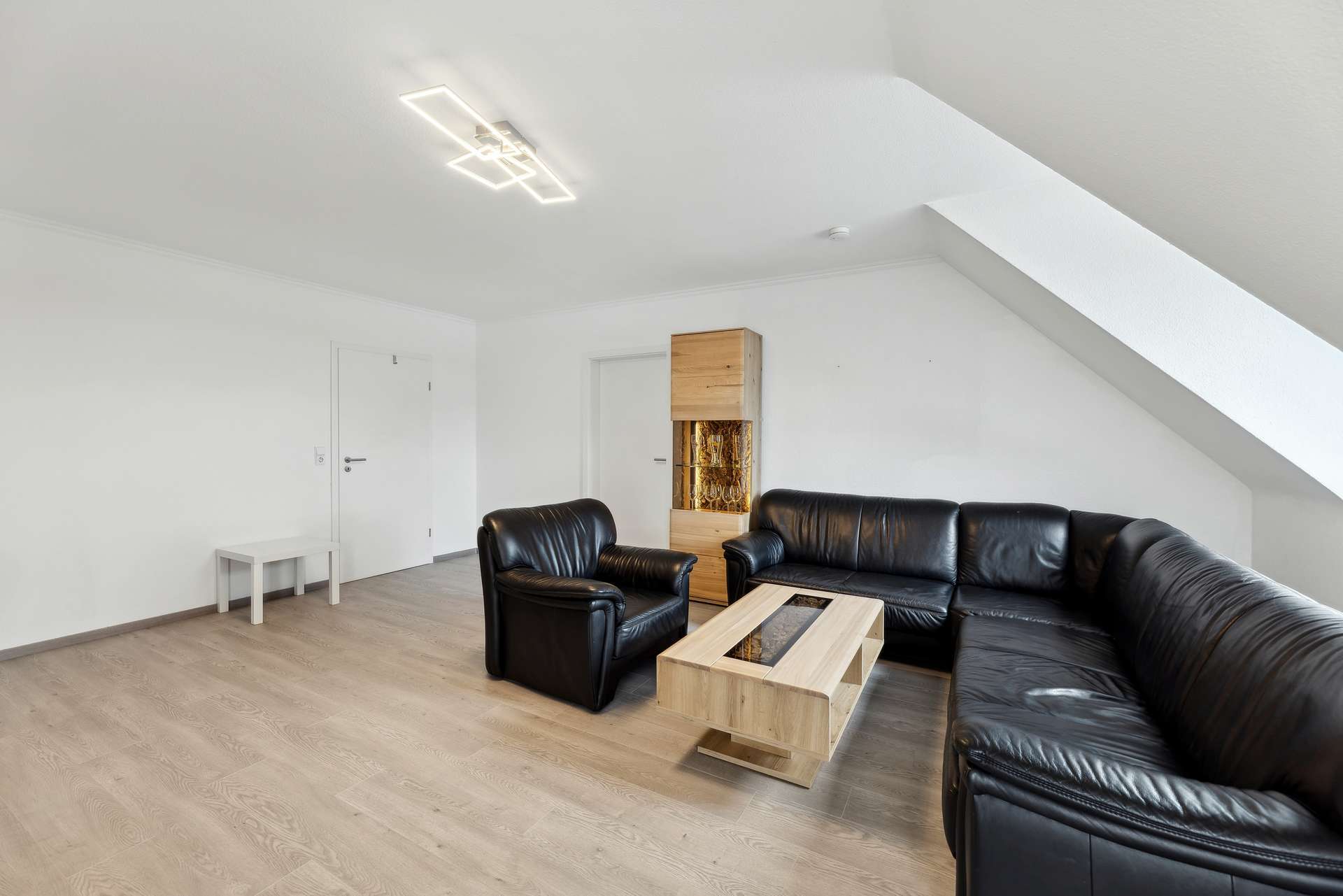 Immobilie in Röttenbach - Schicke 4-Zimmer Maisonette-Wohnung (2. OG u. DG) in Ortsrandlage von Röttenbach! - Bild 10