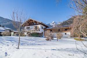 Rarität in malerischer Lage:
Einzigartiges Anwesen im Landhaus-Stil mit Gästebereich und Alpenblick – Die vollständige Adresse der Immobilie erhältst du vom Anbieter., 83259 Schleching – Vorschaubild 1