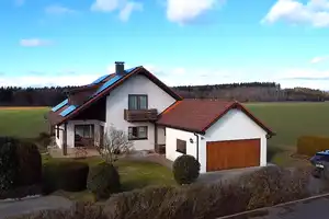 Einmaliges Einfamilienhaus mit Einliegerwohnung in bester Lage – Biberach (Kreis) – Vorschaubild 1