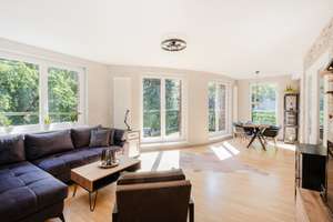 Loft-Charakter in einer Garten-Remise – moderner Wohnkomfort in Reinickendorf