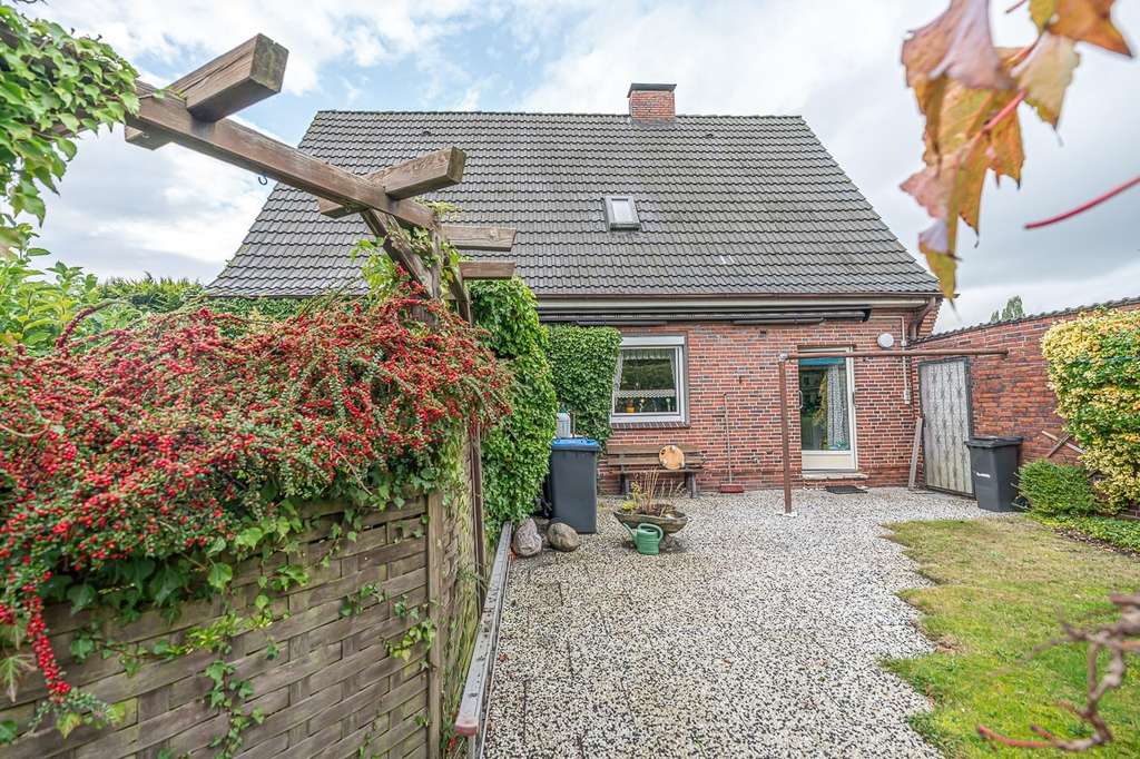 Immobilie in Sande - Wohnhaus mit viel Potential in bester Lage - Bild 3