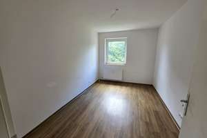 Kleine 3-Zimmer-Wohnung in Düsseldorf-Hassels – Langfuhrstr. 6, 40599 Hassels, Düsseldorf – Vorschaubild 2