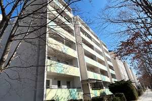 Nähe Uni: frisch renovierte 4-Zi.-Whg. mit Südbalkon & Gäste-WC